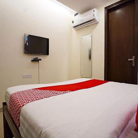Hotel O Olive Saffron Delhi  Exterior photo