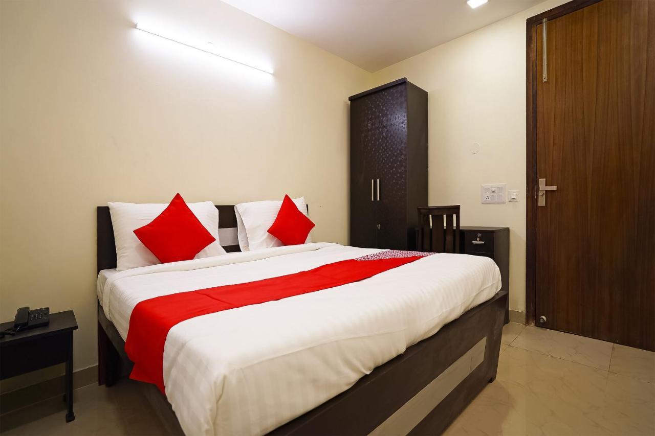 Hotel O Olive Saffron Delhi  Exterior photo