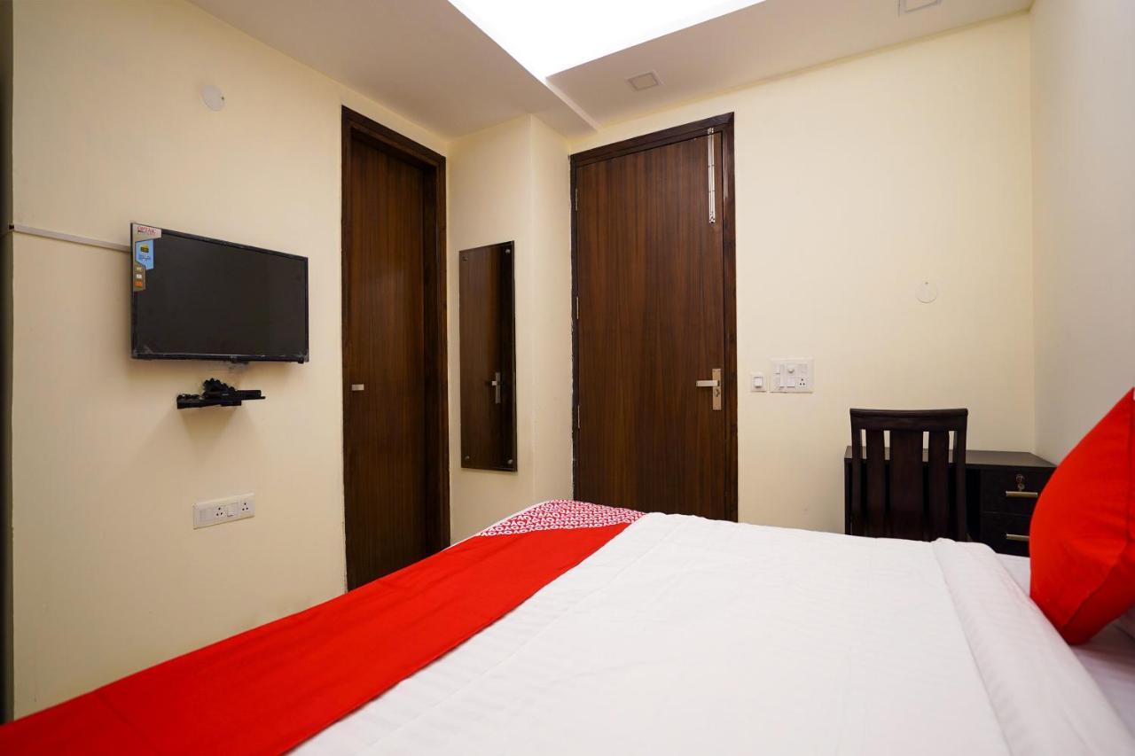 Hotel O Olive Saffron Delhi  Exterior photo