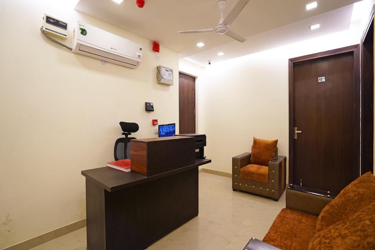 Hotel O Olive Saffron Delhi  Exterior photo