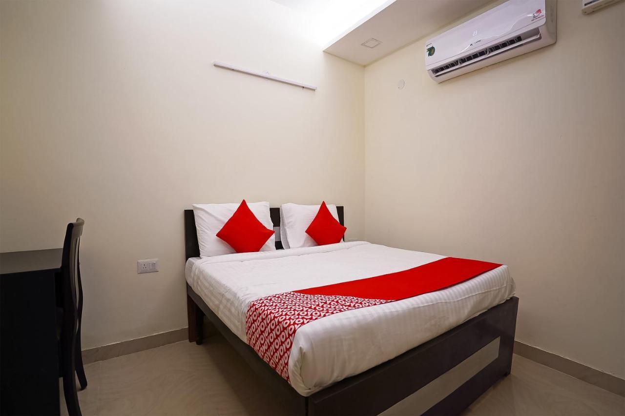 Hotel O Olive Saffron Delhi  Exterior photo