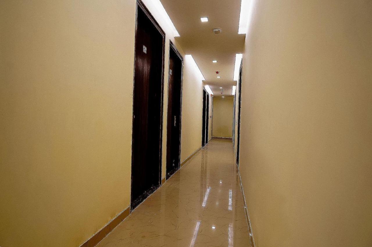 Hotel O Olive Saffron Delhi  Exterior photo
